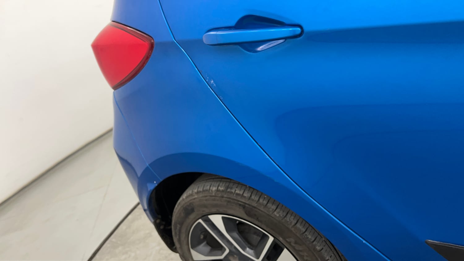 Used 2019 Tata Tiago Revotron XZ Plus Petrol Manual dents MINOR SCRATCH