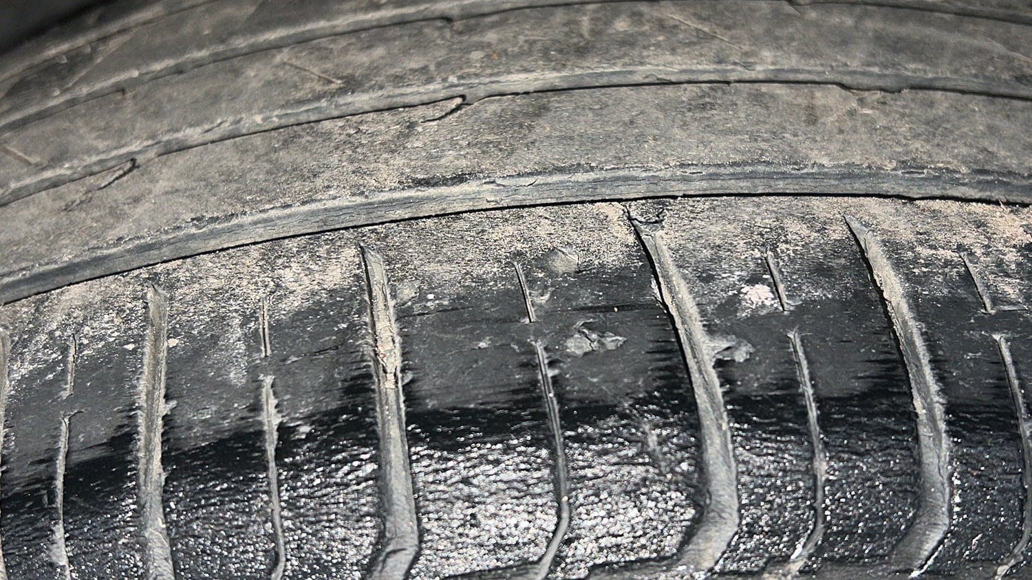 Used 2022 Tata Nexon XZ Plus (O) Petrol Manual tyres LEFT REAR TYRE TREAD VIEW