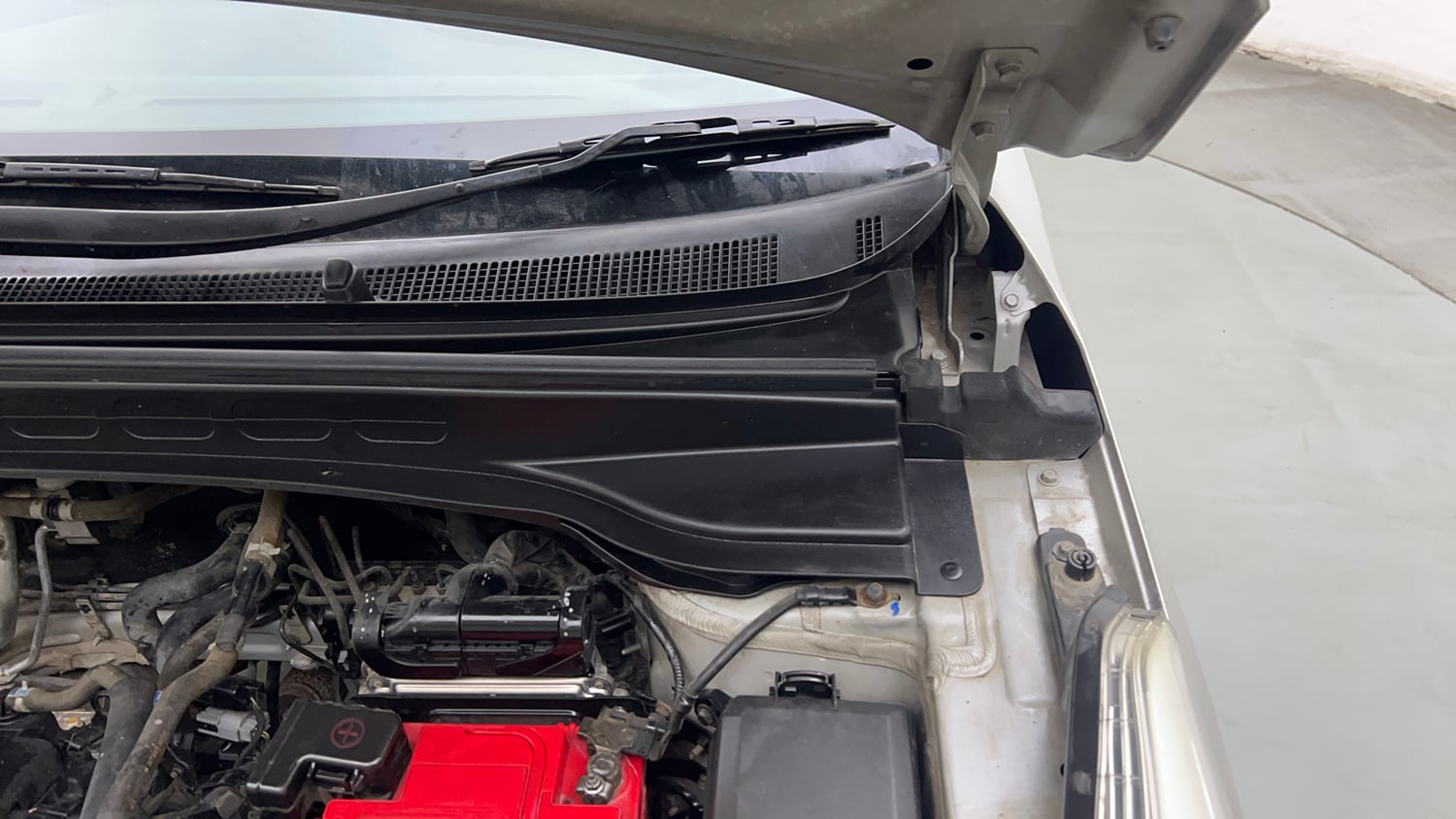 Used 2018 Hyundai Creta E Plus 1.6 Petrol Petrol Manual engine ENGINE LEFT SIDE HINGE & APRON VIEW