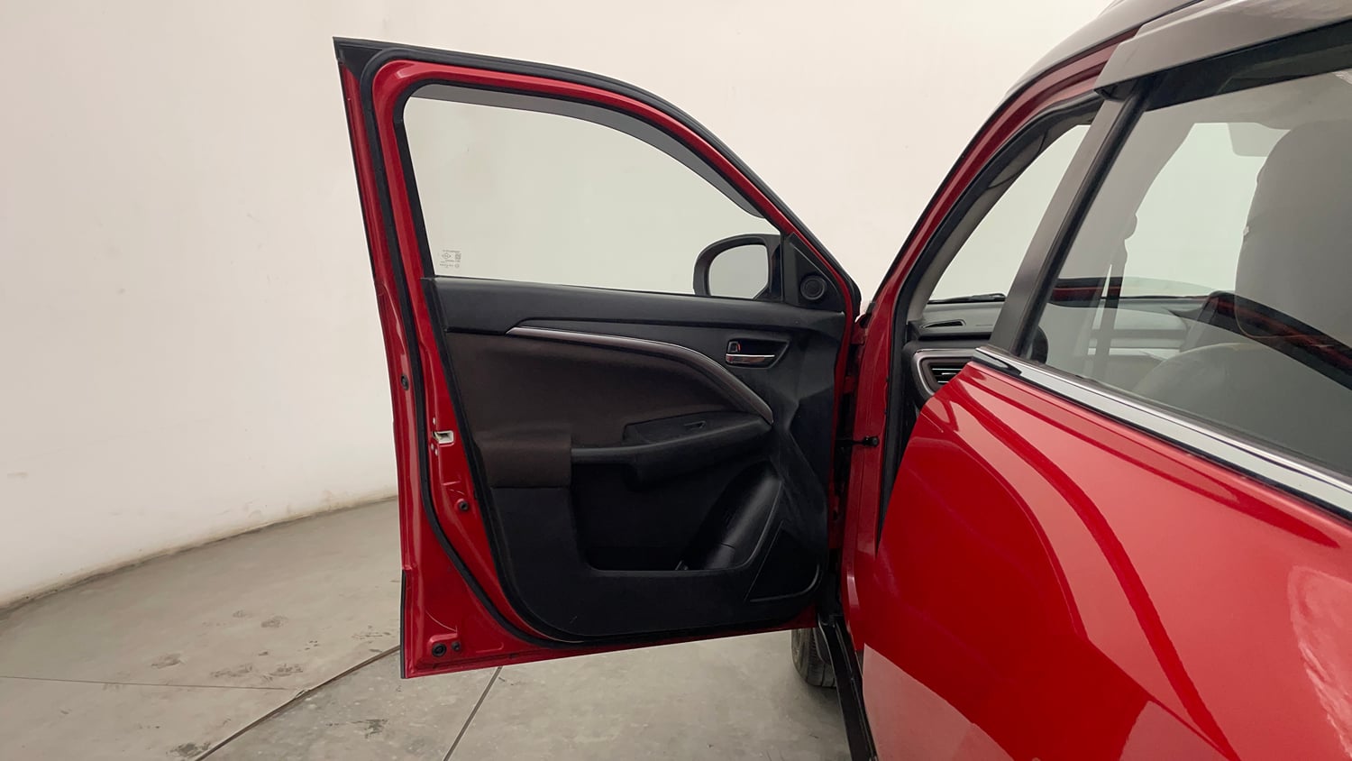 Used 2024 Maruti Suzuki Brezza ZXi S-CNG Dual Tone Cng Manual interior LEFT FRONT DOOR OPEN VIEW