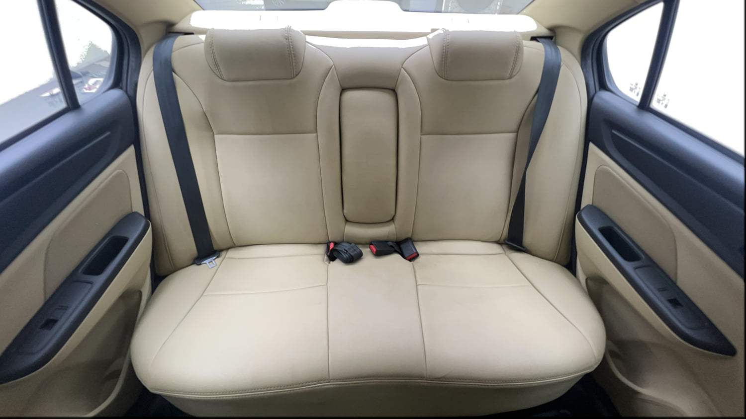 Used 2022 Honda Amaze VX CVT 1.2 Petrol Petrol Automatic interior REAR SEAT CONDITION VIEW