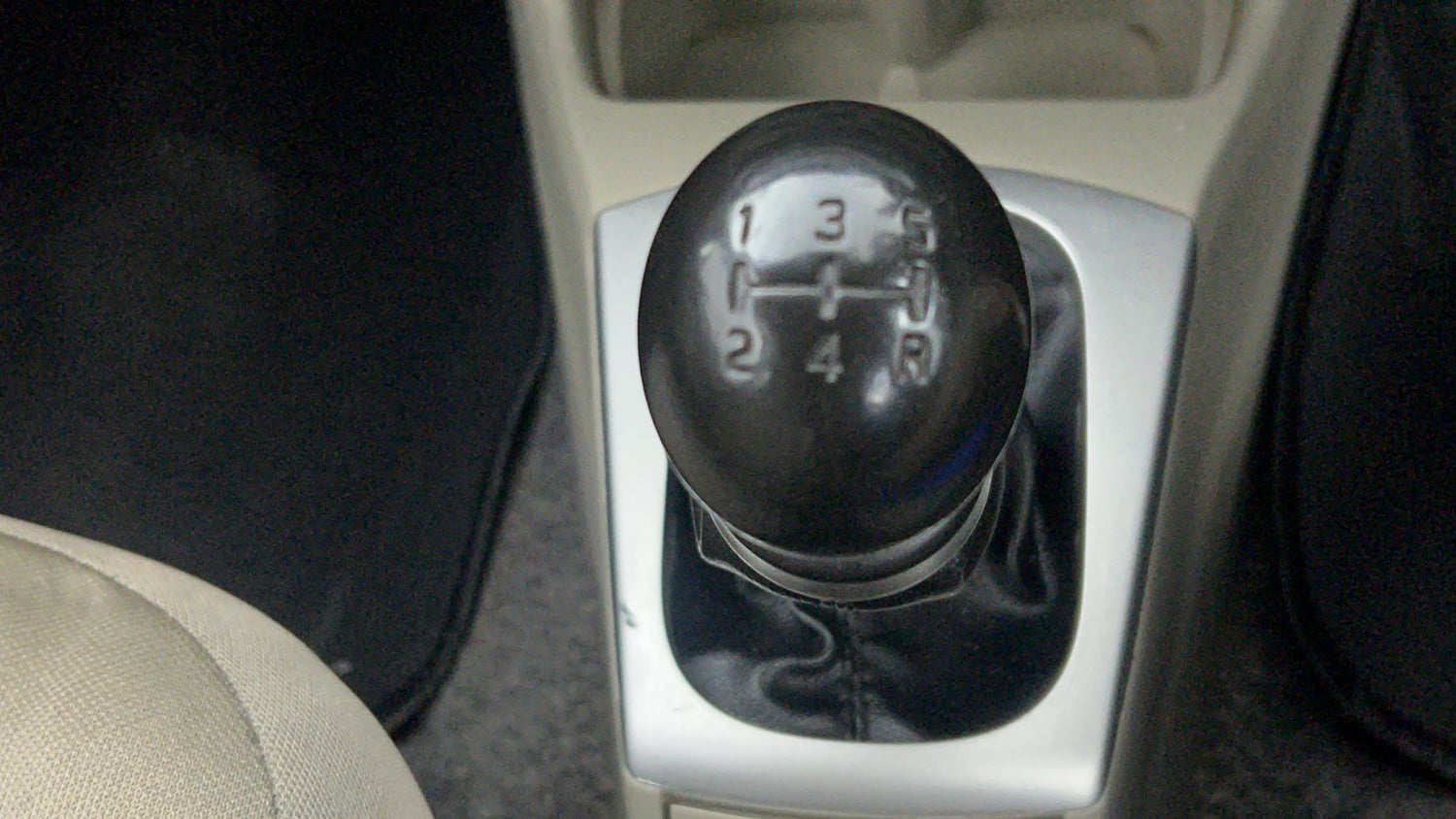 Used 2017 Maruti Suzuki Alto K10 VXi Petrol Manual interior GEAR  KNOB VIEW