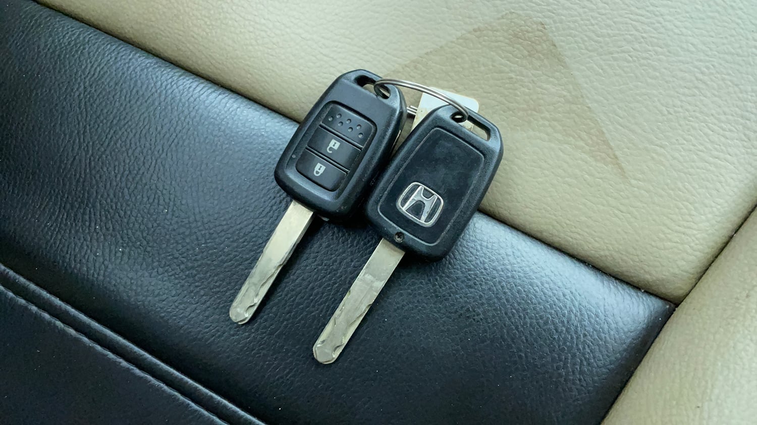 Used 2014 Honda City V Petrol Manual extra CAR KEY VIEW