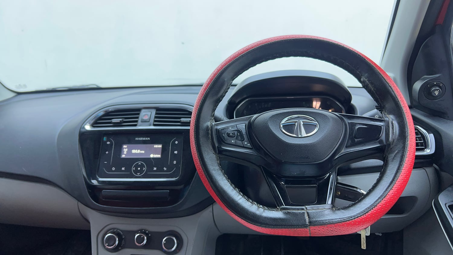 Used 2021 Tata Tiago XT Petrol Manual interior STEERING VIEW