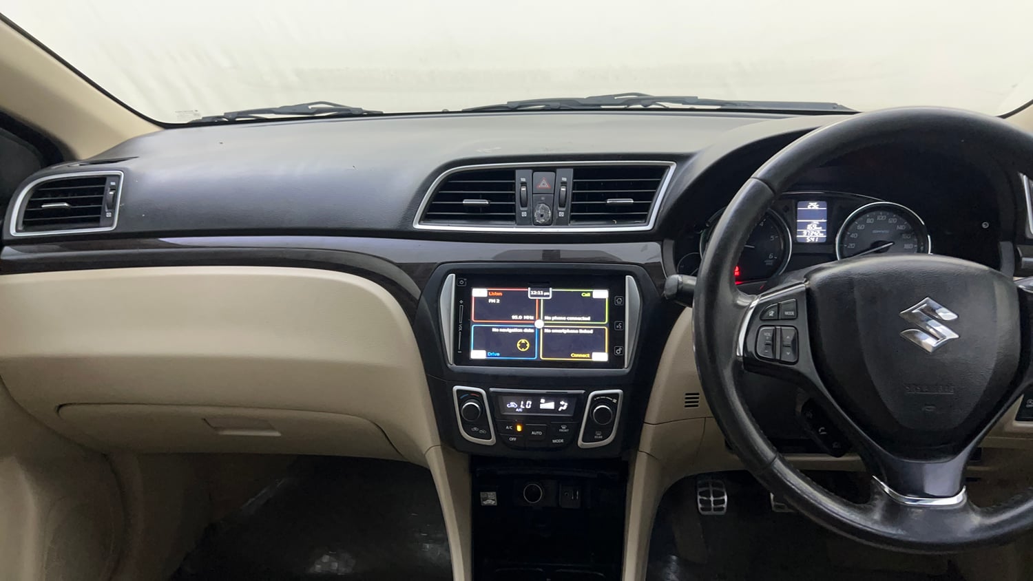 Used 2016 Maruti Suzuki Ciaz ZDi+ SHVS Diesel Manual interior MUSIC SYSTEM & AC CONTROL VIEW
