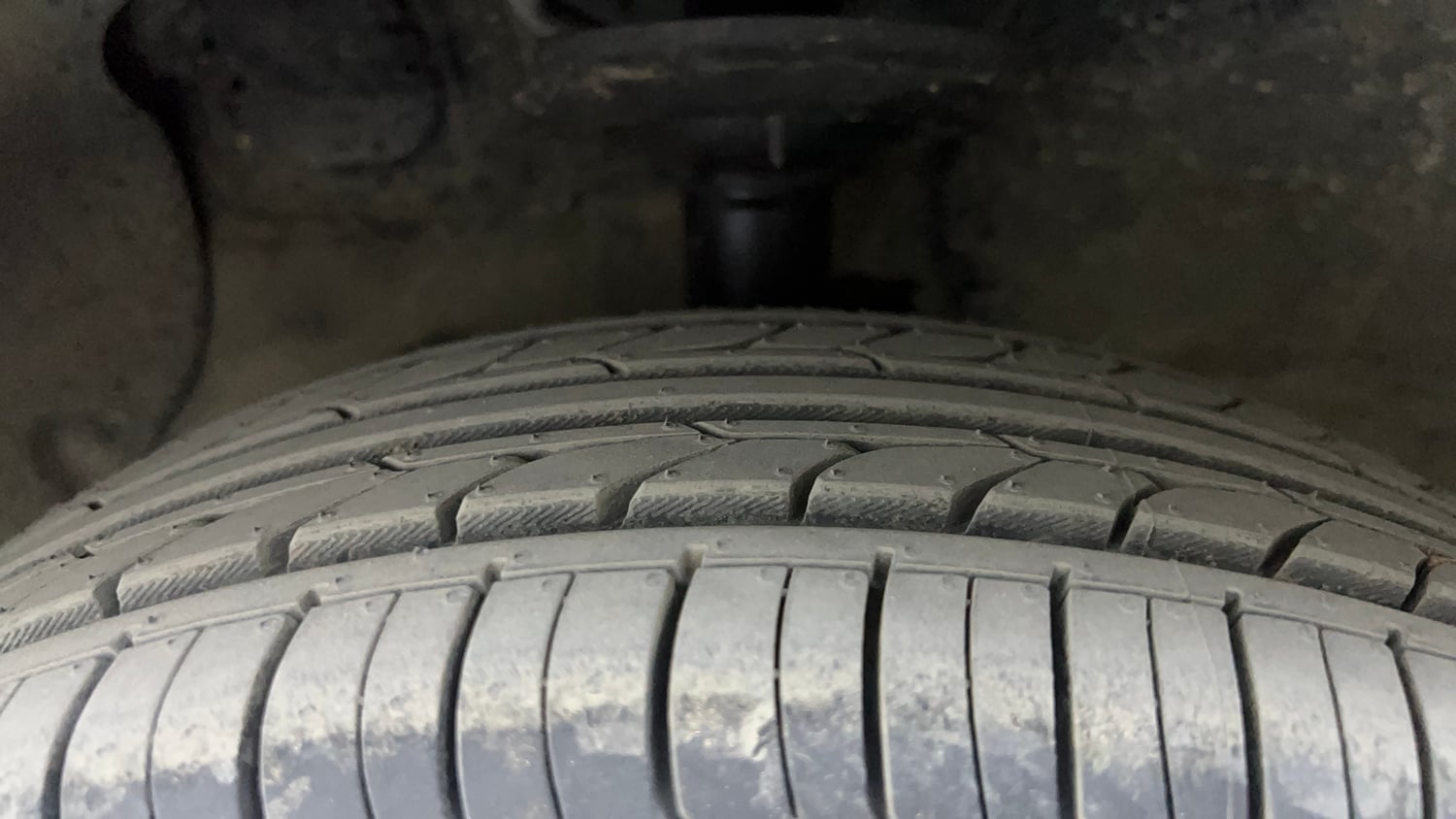 Used 2015 Hyundai Grand i10 Asta 1.2 Kappa VTVT Petrol Manual tyres LEFT FRONT TYRE TREAD VIEW