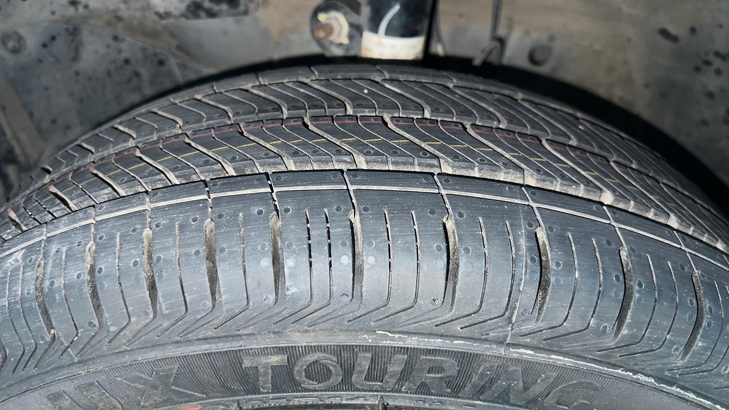Used 2022 Honda Amaze S MT 1.2 Petrol Petrol Manual tyres LEFT FRONT TYRE TREAD VIEW