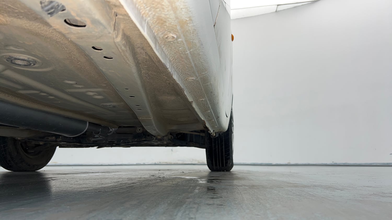 Used 2022 Maruti Suzuki Wagon R LXI 1.0 Petrol Manual extra REAR RIGHT UNDERBODY VIEW
