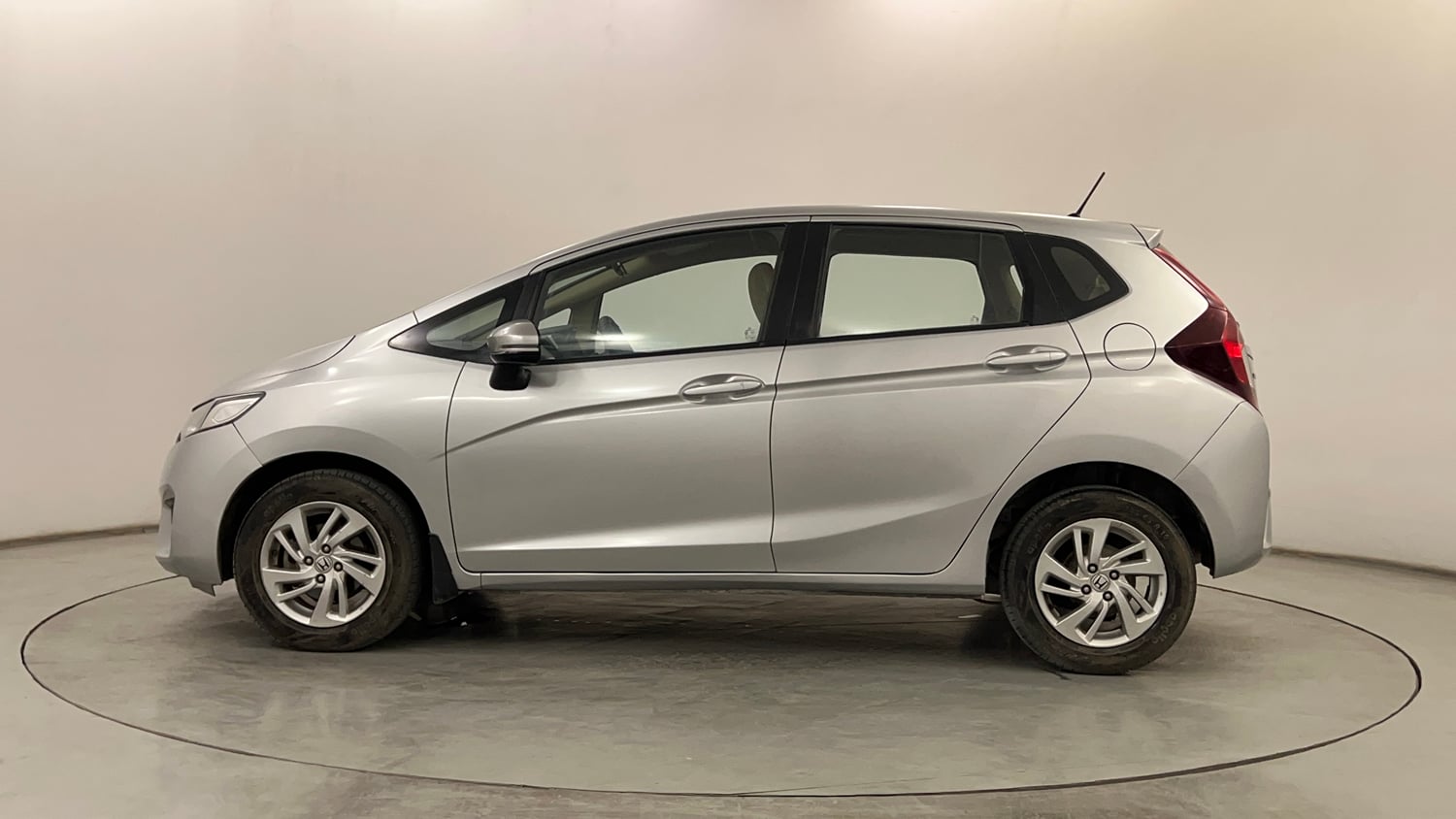 Used 2017 Honda Jazz V Petrol Petrol Manual exterior LEFT SIDE VIEW