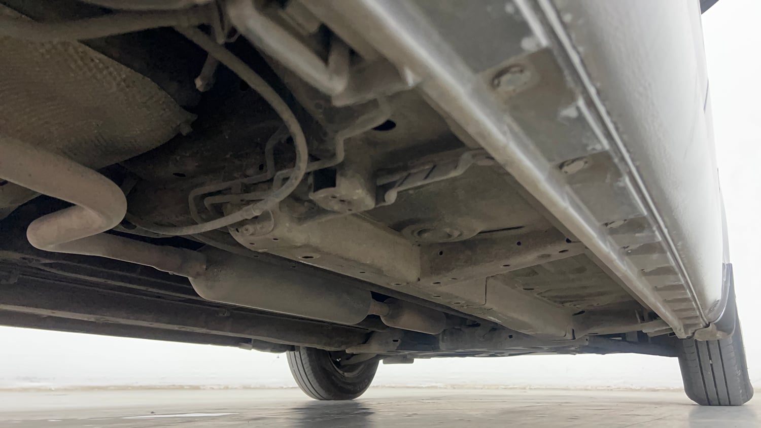 Used 2014 Maruti Suzuki Swift VXi Petrol Manual extra REAR RIGHT UNDERBODY VIEW