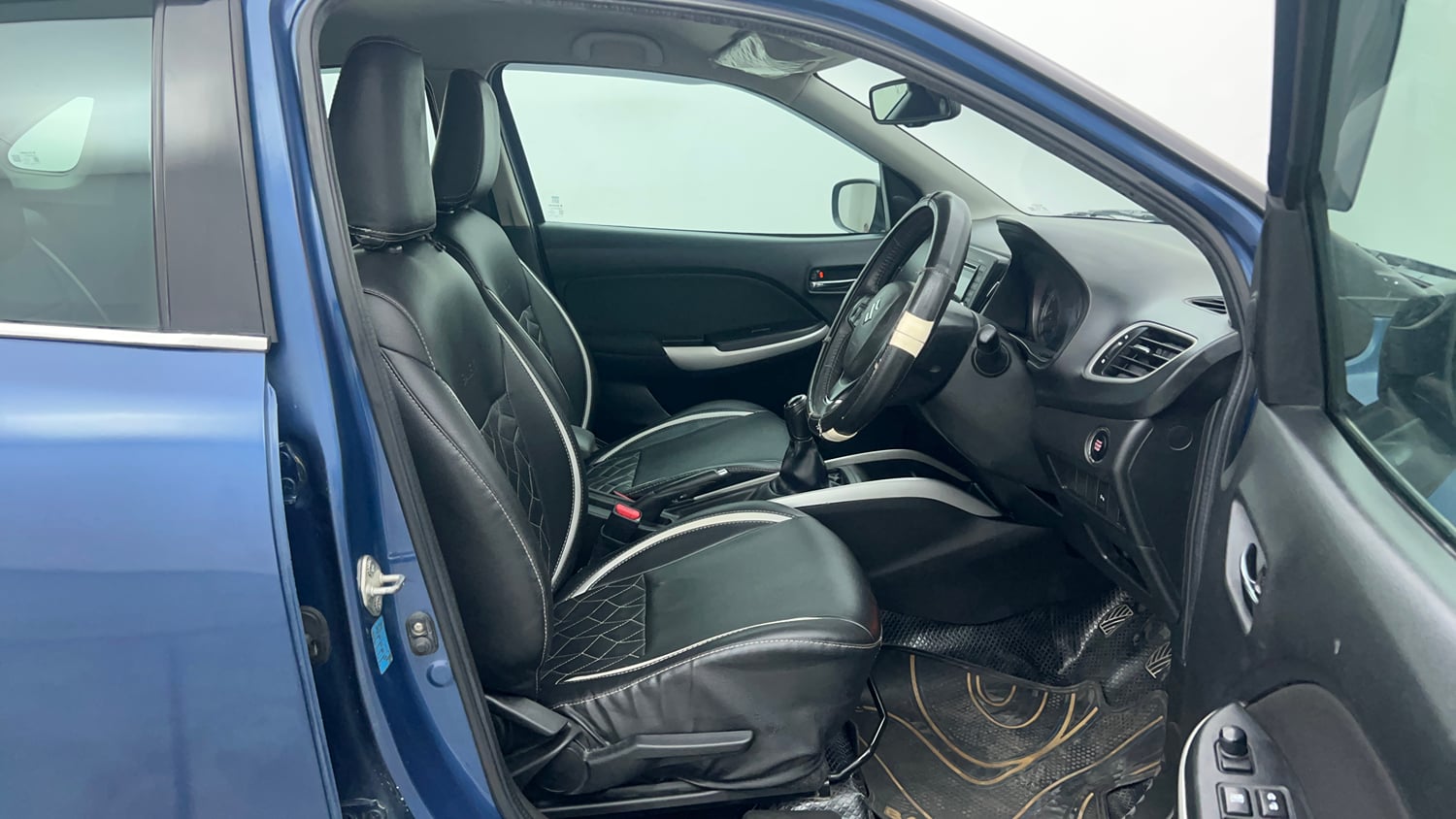 Used 2016 Maruti Suzuki Baleno Zeta 1.2 Petrol Manual interior RIGHT SIDE FRONT DOOR CABIN VIEW