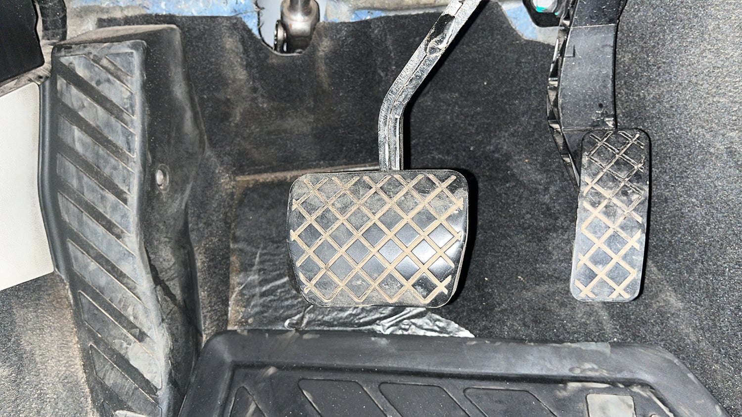Used 2022 Volkswagen Taigun Topline 1.0 TSI AT Petrol Automatic interior PEDALS VIEW