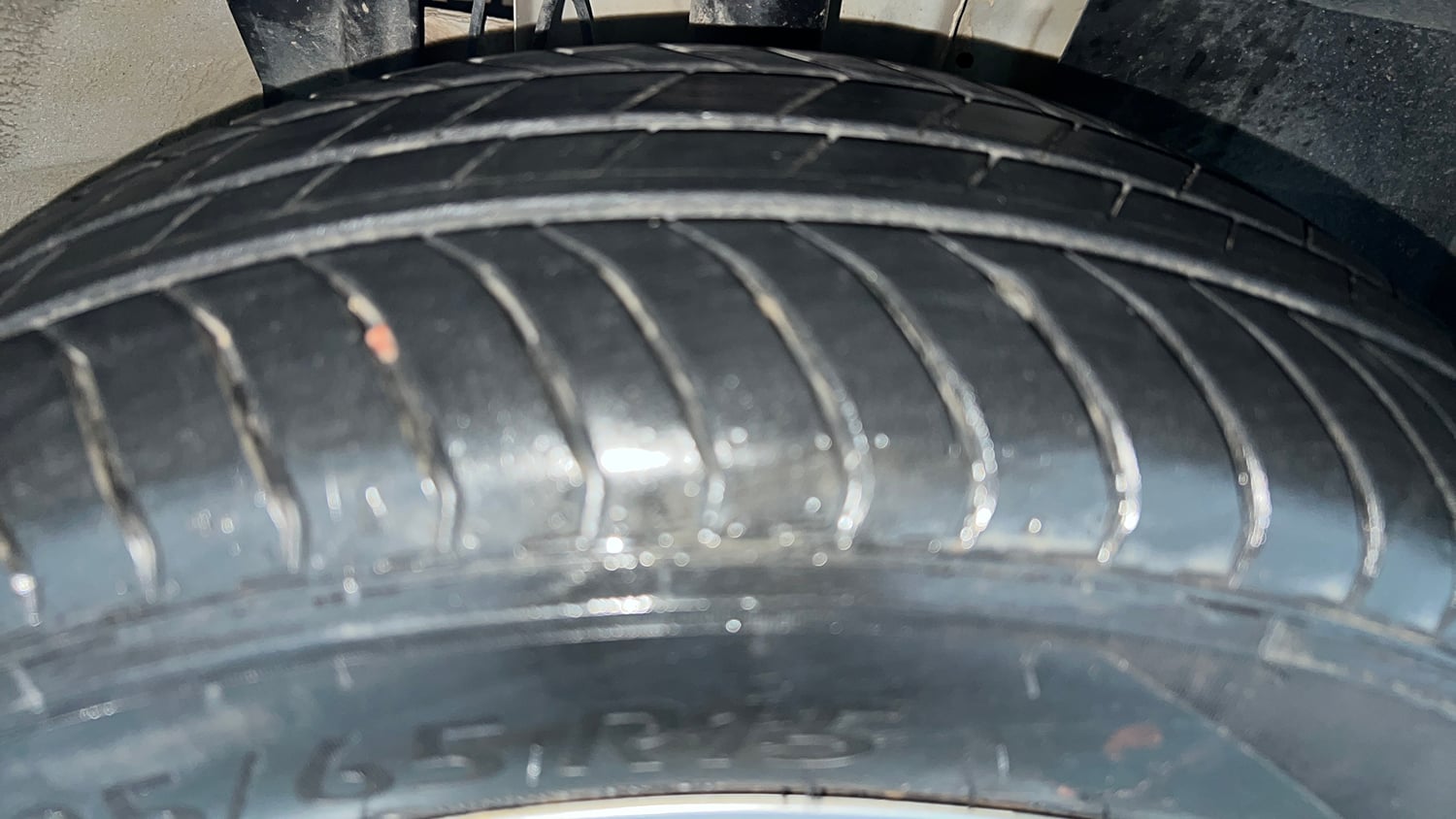 Used 2024 Renault Triber RXZ Petrol Manual tyres RIGHT FRONT TYRE TREAD VIEW