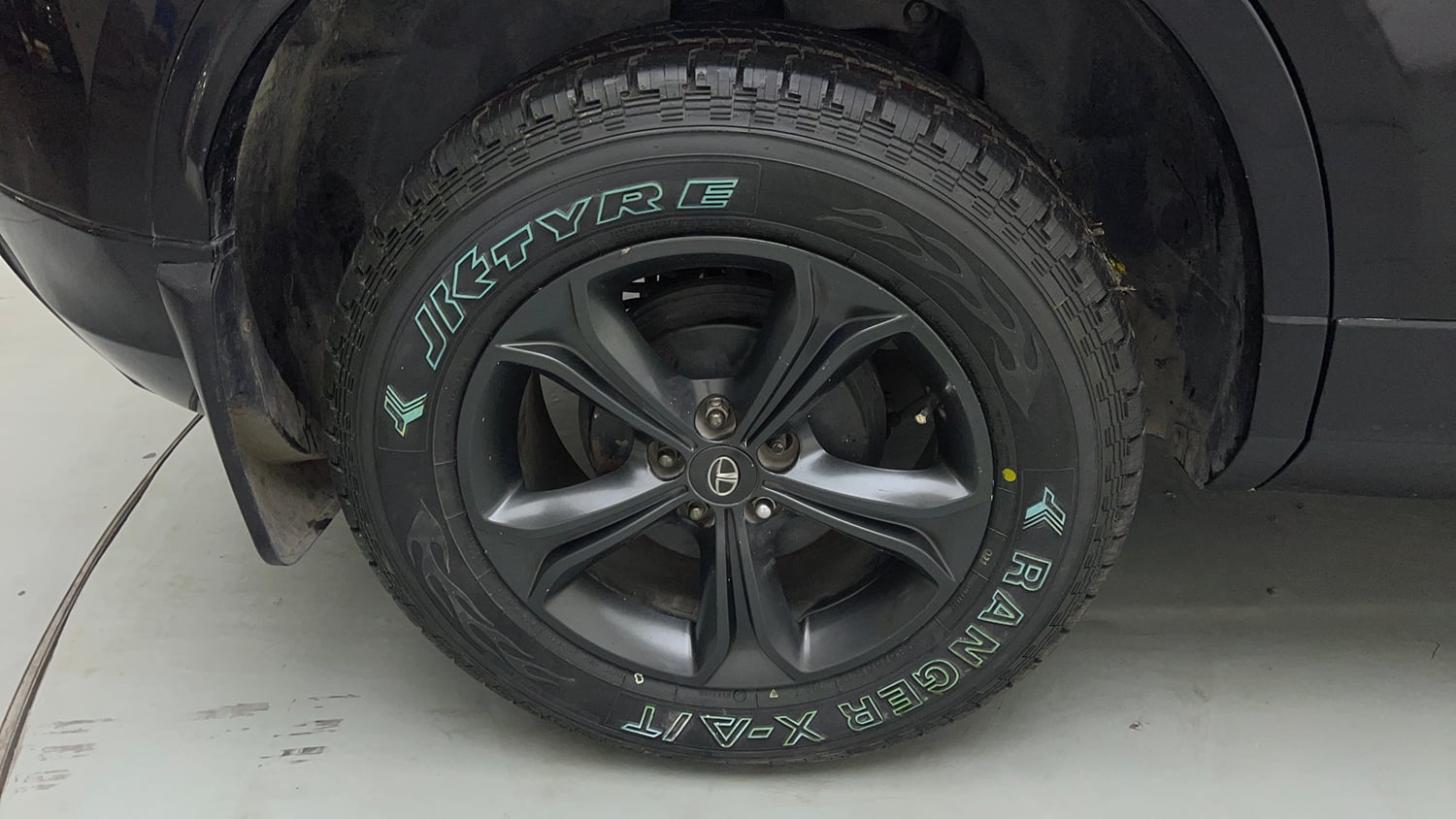Used 2021 Tata Harrier XT Plus Dark Edition Diesel Manual tyres RIGHT REAR TYRE RIM VIEW