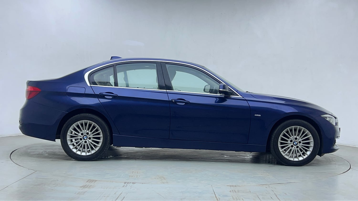 Used 2018 BMW 3 Series 320d Luxury Line Diesel Automatic exterior RIGHT SIDE VIEW