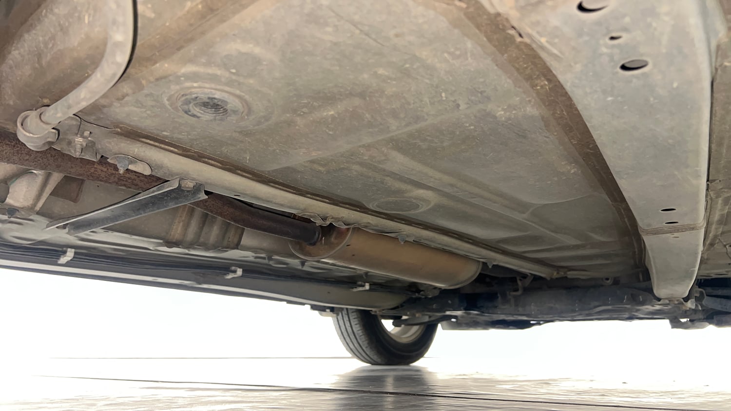 Used 2018 Maruti Suzuki Swift ZXi AMT Petrol Automatic extra REAR RIGHT UNDERBODY VIEW