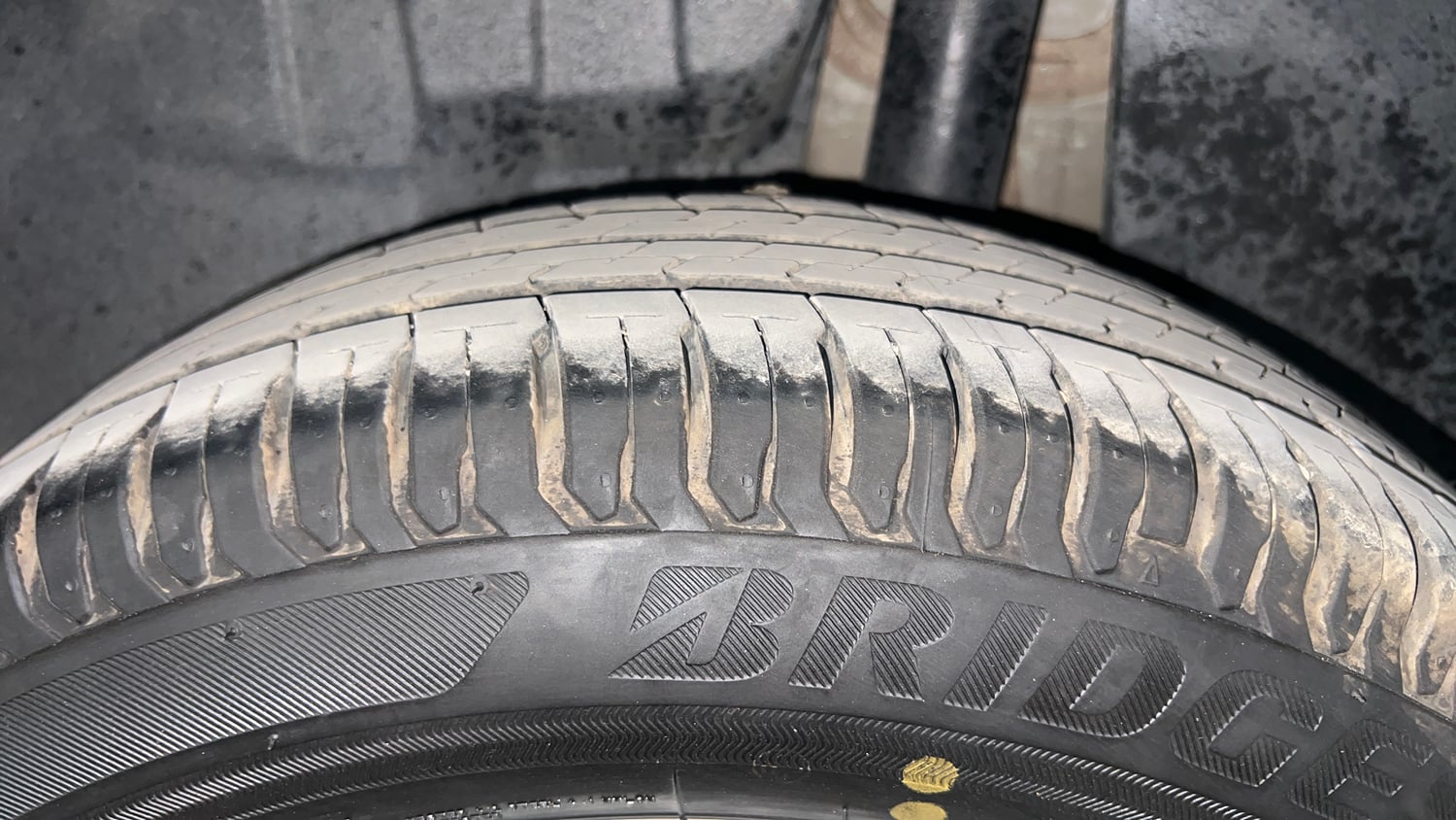 Used 2018 Maruti Suzuki Swift ZXi AMT Petrol Automatic tyres LEFT REAR TYRE TREAD VIEW