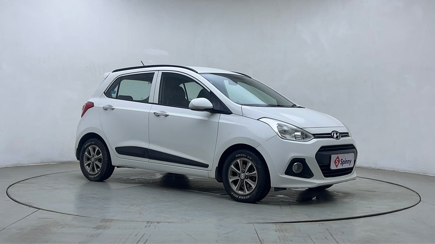 Used 2016 Hyundai Grand i10 Asta AT 1.2 Kappa VTVT Petrol Automatic exterior RIGHT FRONT CORNER VIEW