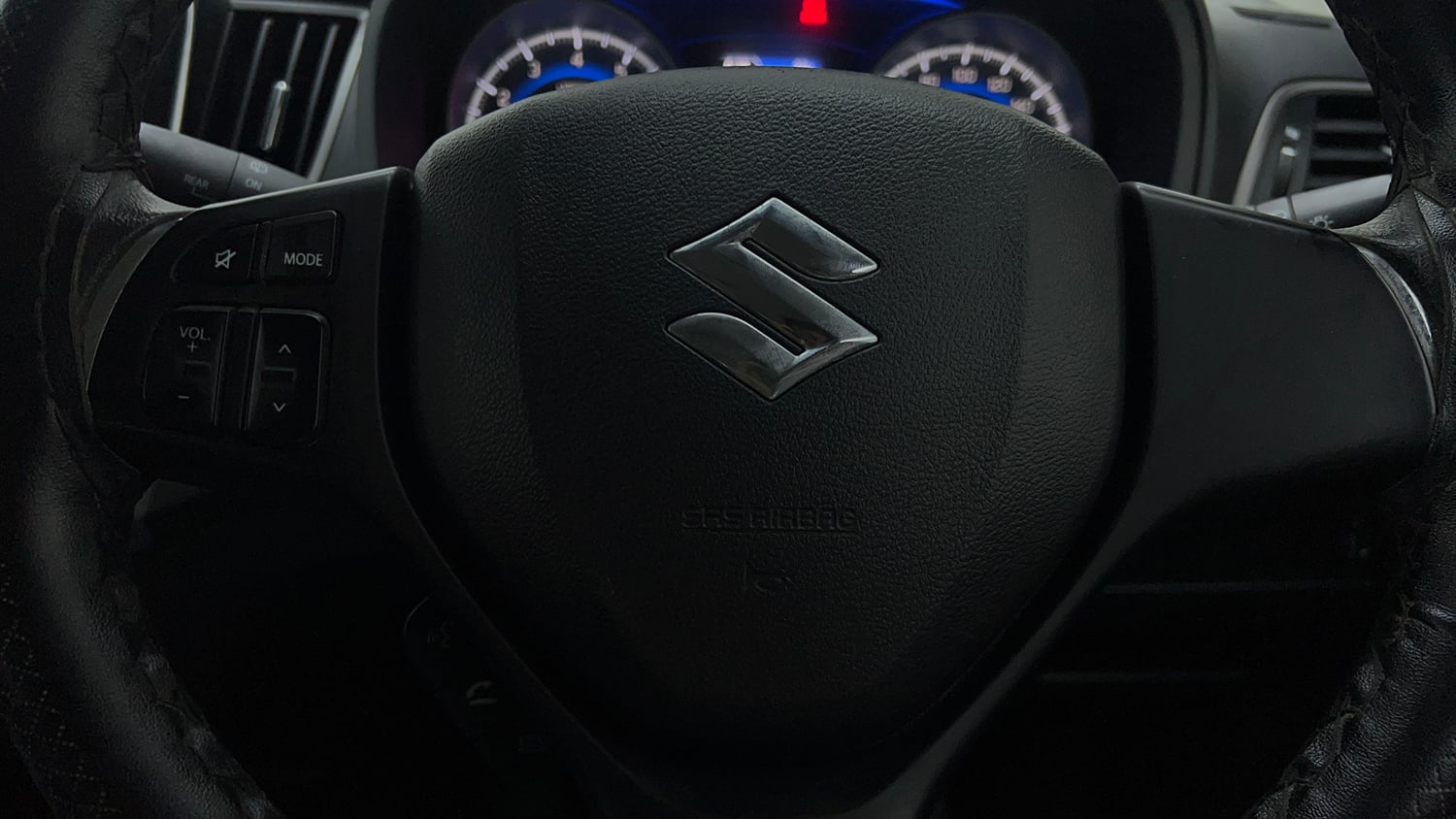 Used 2020 Maruti Suzuki Baleno Zeta Petrol Manual top_features Airbags