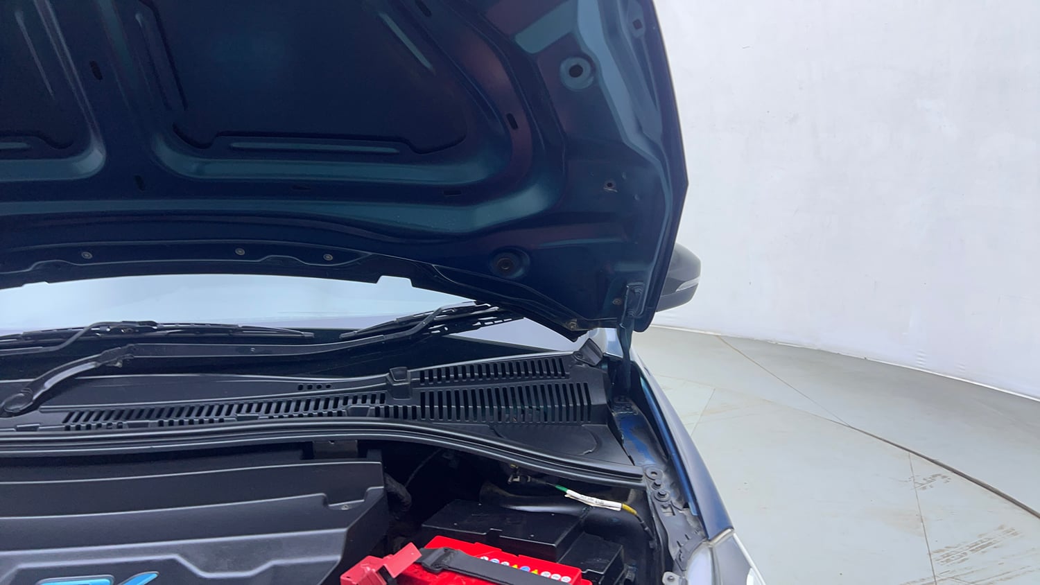 Used 2022 Tata Tigor EV XZ Plus Electric Automatic engine ENGINE LEFT SIDE HINGE & APRON VIEW