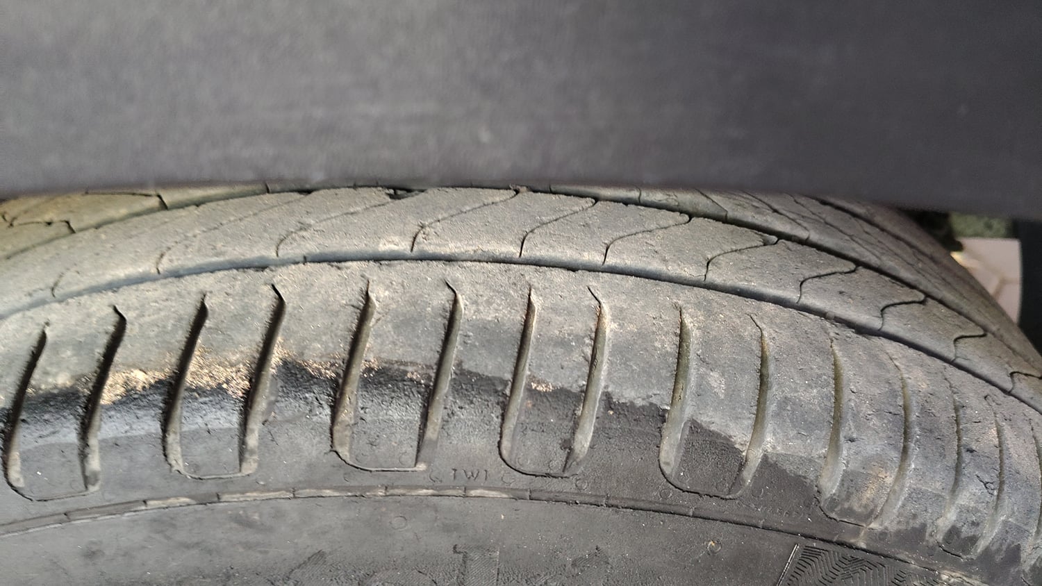 Used 2021 Kia Sonet GTX Plus 1.5 AT Diesel Automatic tyres LEFT REAR TYRE TREAD VIEW