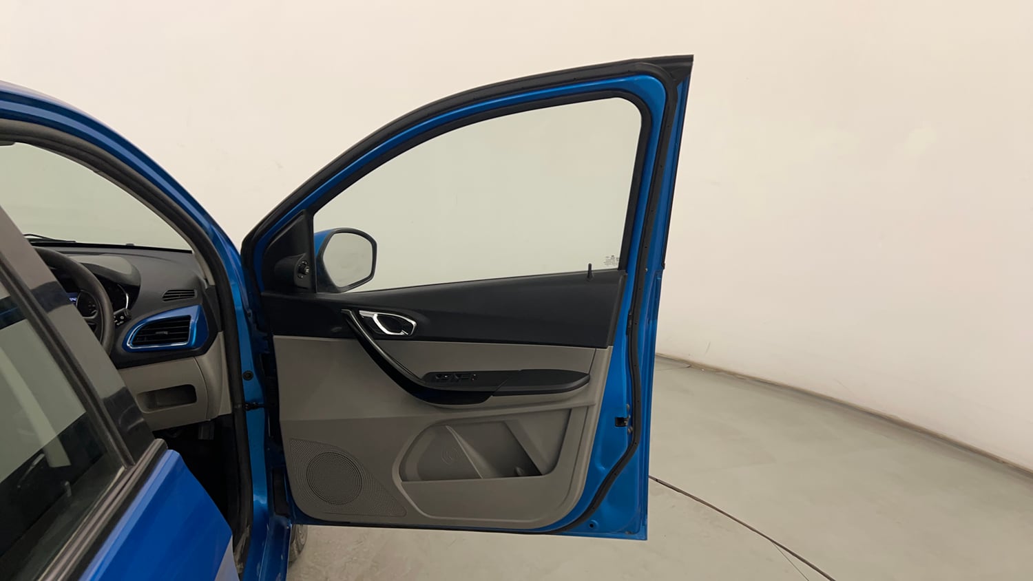 Used 2019 Tata Tiago Revotron XZ Plus Petrol Manual interior RIGHT FRONT DOOR OPEN VIEW