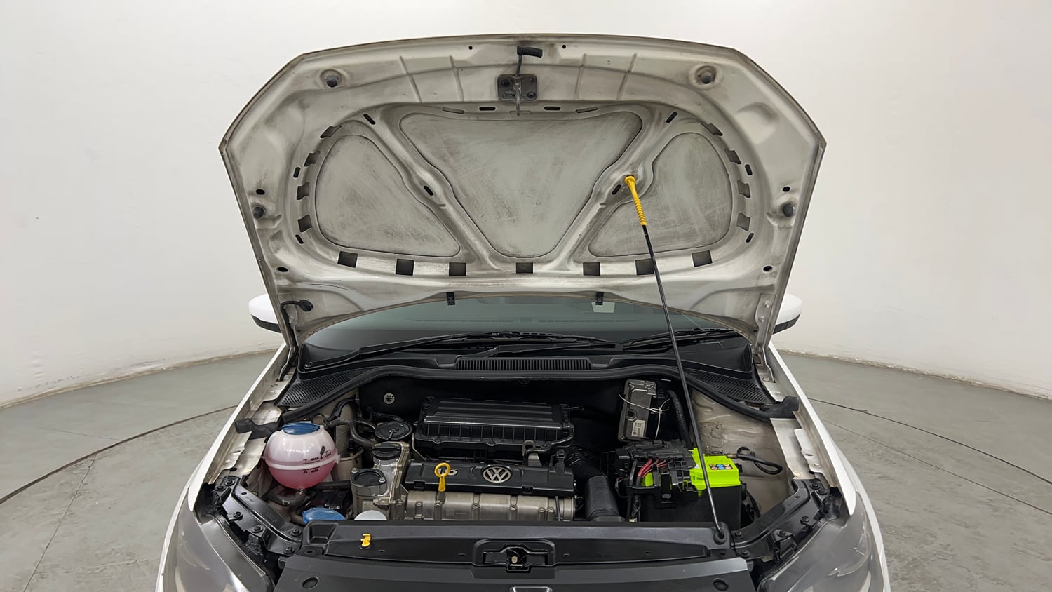Used 2015 Volkswagen Vento Comfortline Petrol Petrol Manual engine ENGINE & BONNET OPEN FRONT VIEW