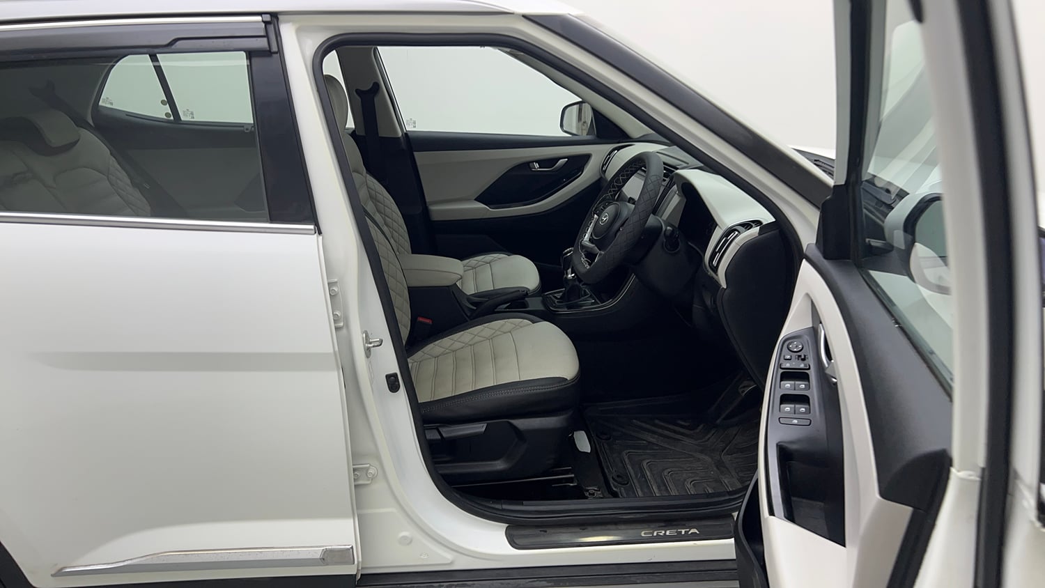 Used 2022 Hyundai Creta SX 1.5 Petrol Executive Petrol Manual interior RIGHT SIDE FRONT DOOR CABIN VIEW