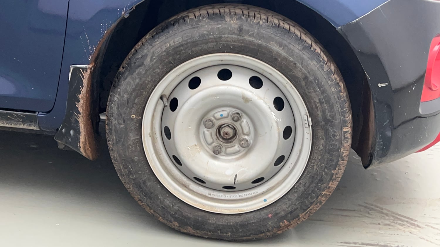 Used 2022 Maruti Suzuki Ignis Sigma 1.2 MT Petrol Manual tyres RIGHT FRONT TYRE RIM VIEW
