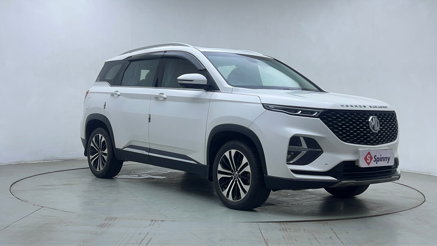 Used 2021 MG Motors Hector Plus Sharp 1.5 Petrol Turbo CVT 6-STR Petrol Automatic exterior RIGHT FRONT CORNER VIEW