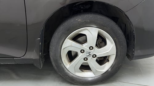 Used 2016 Honda City VX Petrol Manual tyres RIGHT FRONT TYRE RIM VIEW