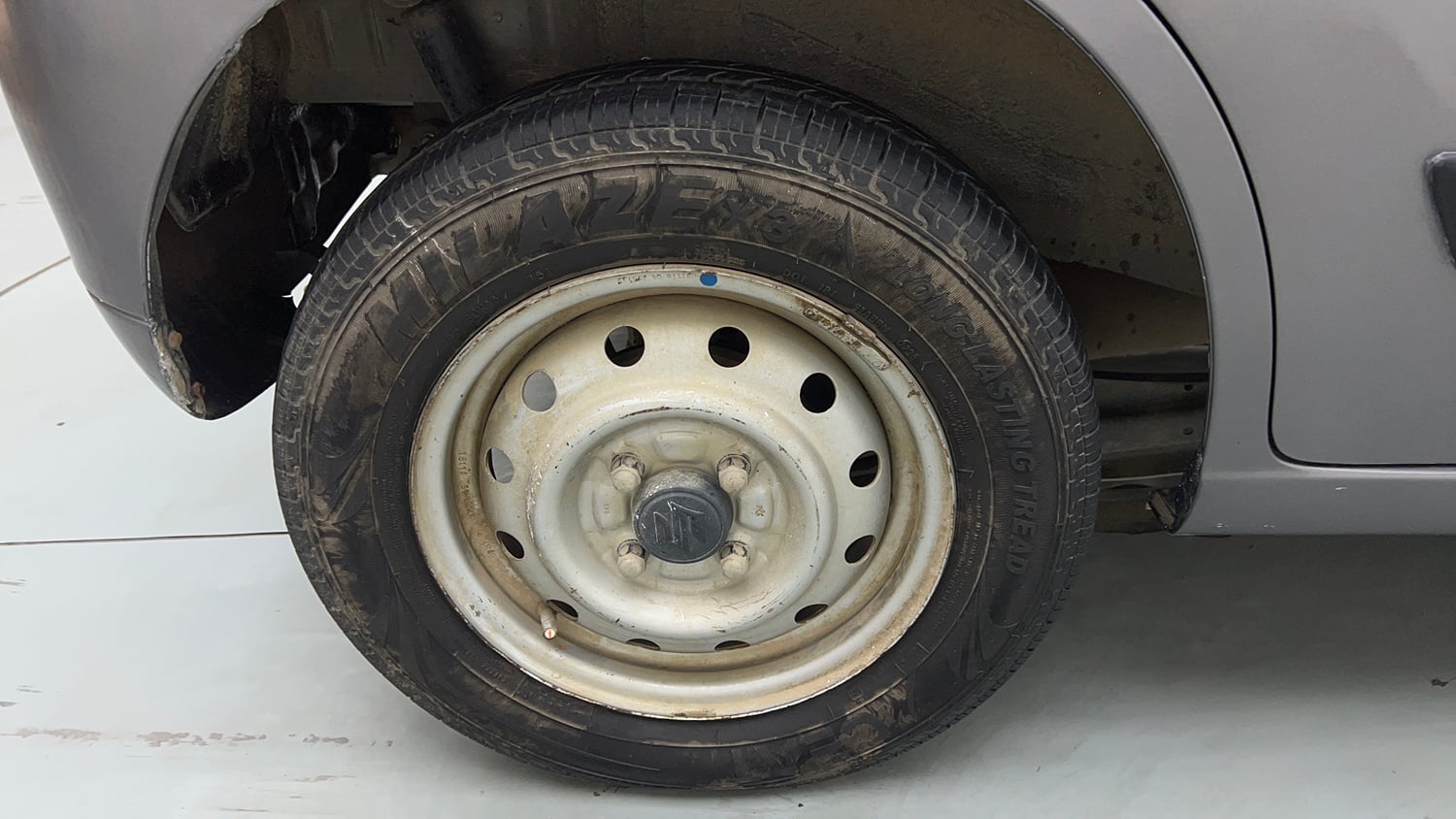 Used 2019 Maruti Suzuki Wagon R LXI CNG Cng Manual tyres RIGHT REAR TYRE RIM VIEW