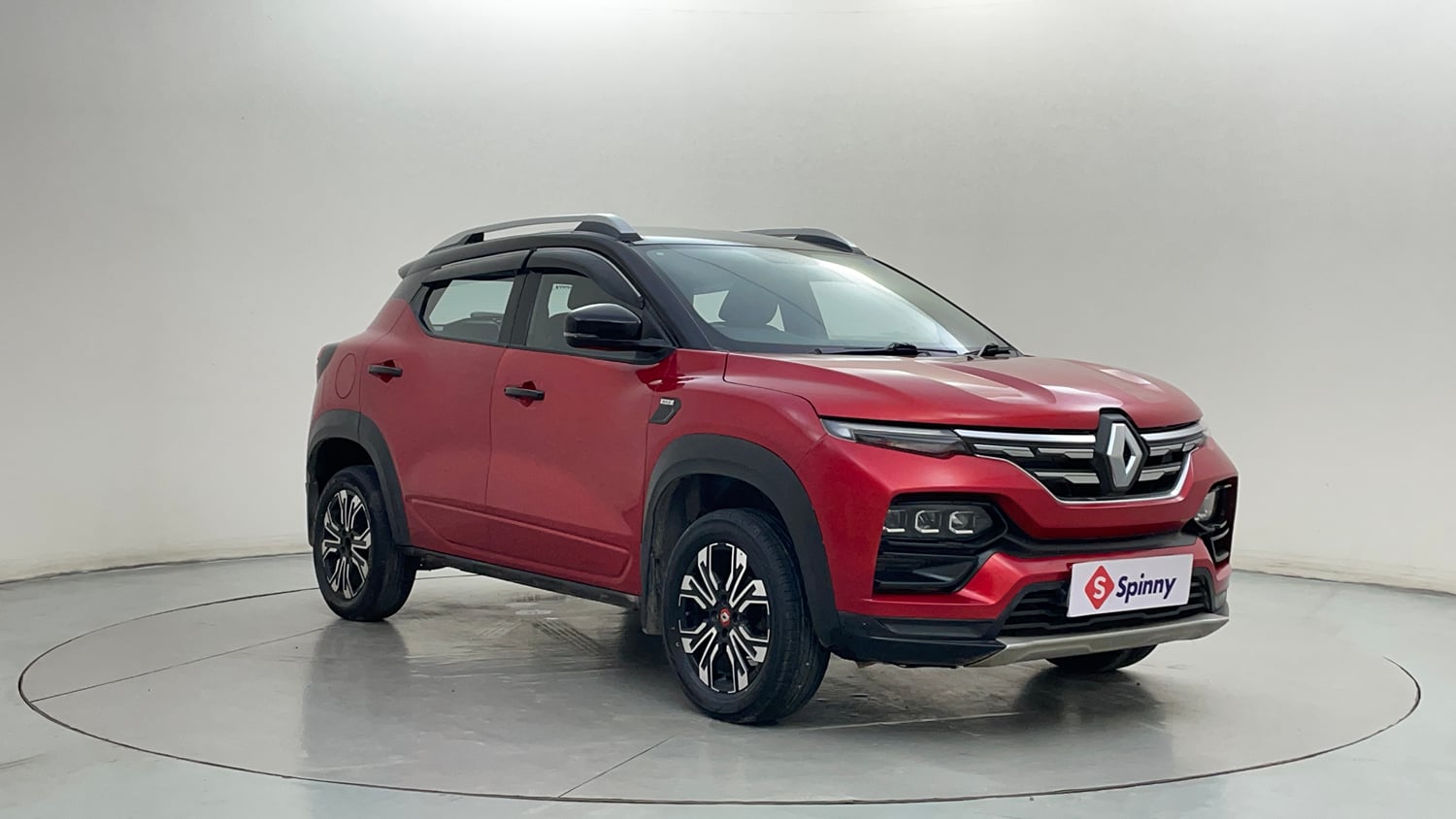 Used 2022 Renault Kiger RXZ 1.0 Turbo MT Dual Tone Petrol Manual exterior RIGHT FRONT CORNER VIEW