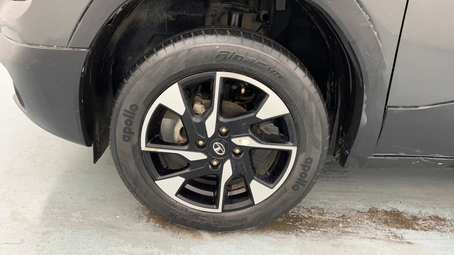 Used 2022 Tata Punch Creative Dual Tone Petrol Manual tyres LEFT FRONT TYRE RIM VIEW
