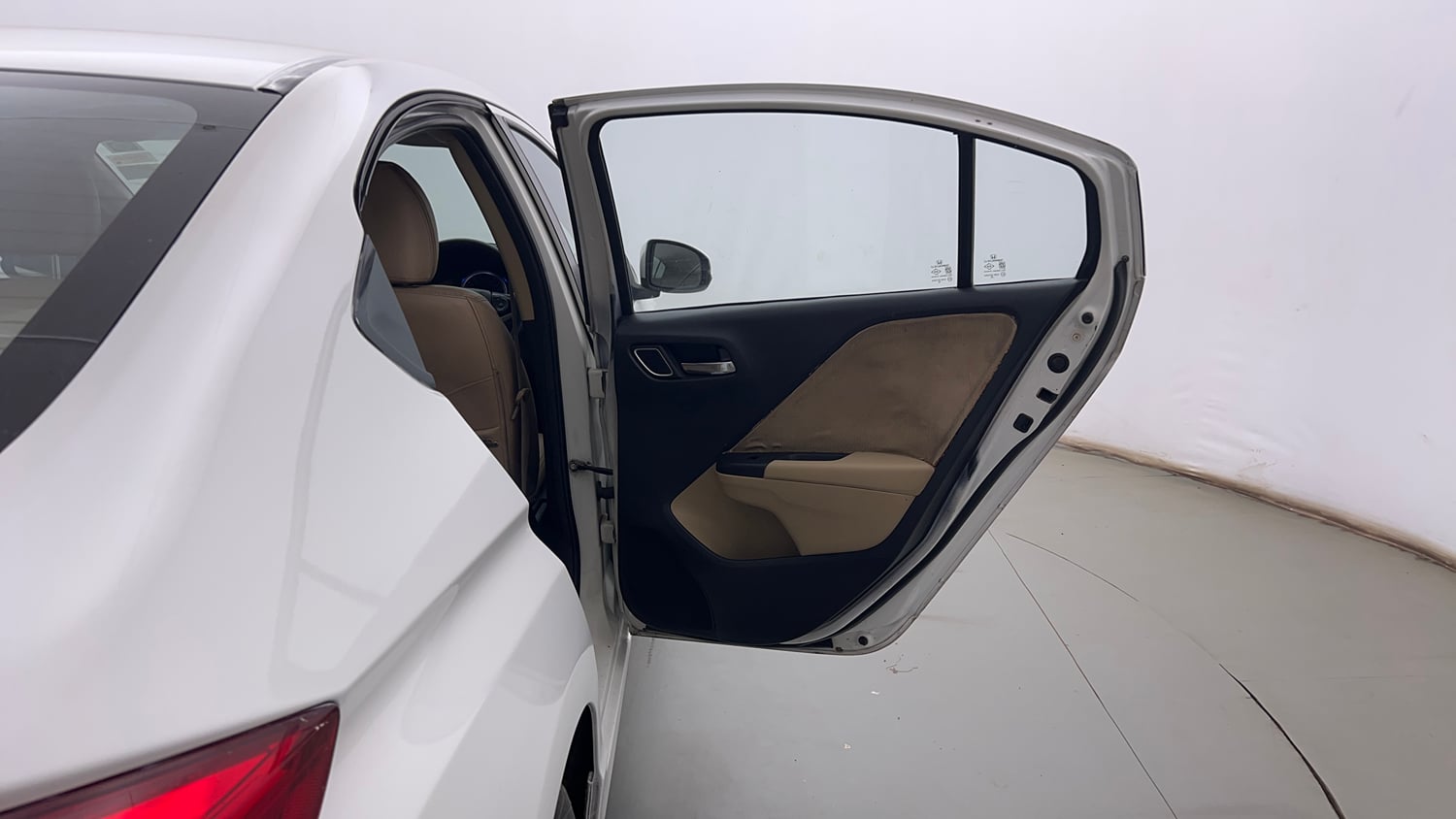 Used 2018 Honda City V CVT Petrol Petrol Automatic interior RIGHT REAR DOOR OPEN VIEW