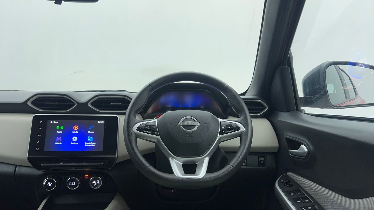 Used 2023 Nissan Magnite XV Turbo CVT Petrol Automatic interior STEERING VIEW