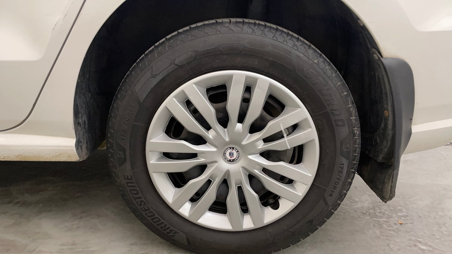 Used 2019 Volkswagen Ameo Trendline 1.0L (P) Petrol Manual tyres LEFT REAR TYRE RIM VIEW