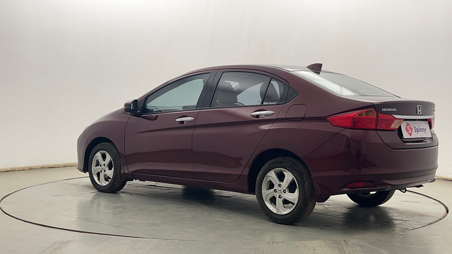 Used 2015 Honda City V Petrol Manual exterior LEFT REAR CORNER VIEW