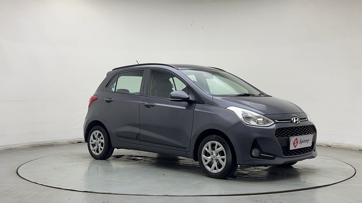 Used 2018 Hyundai Grand i10 Sportz 1.2 Kappa VTVT Petrol Manual exterior RIGHT FRONT CORNER VIEW