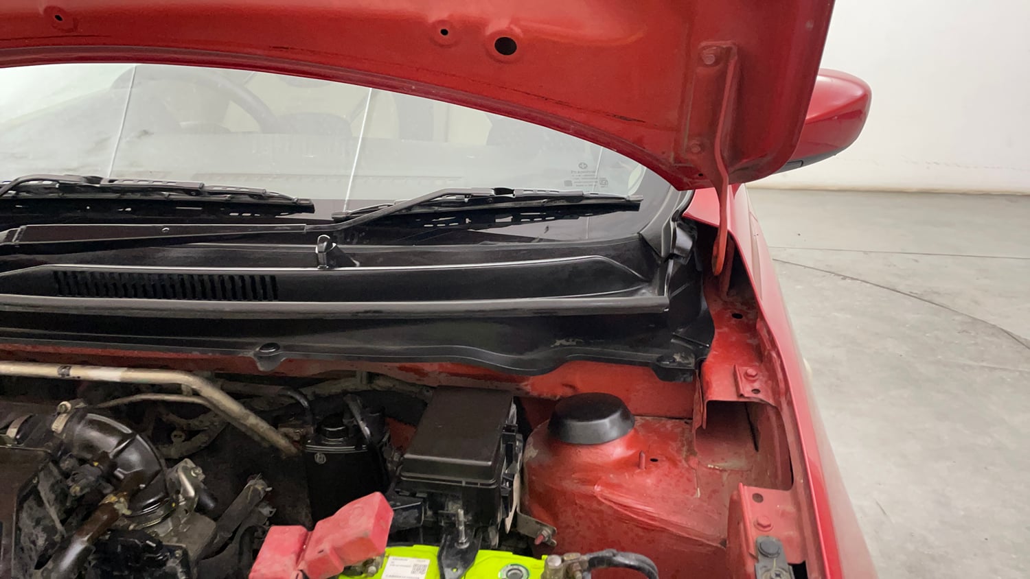 Used 2021 Maruti Suzuki Celerio VXi Petrol Manual engine ENGINE LEFT SIDE HINGE & APRON VIEW