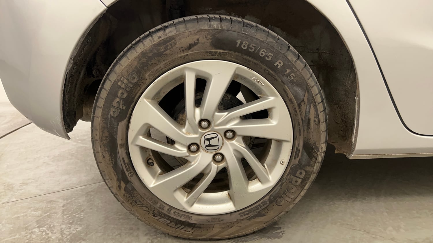 Used 2017 Honda Jazz V Petrol Petrol Manual tyres RIGHT REAR TYRE RIM VIEW