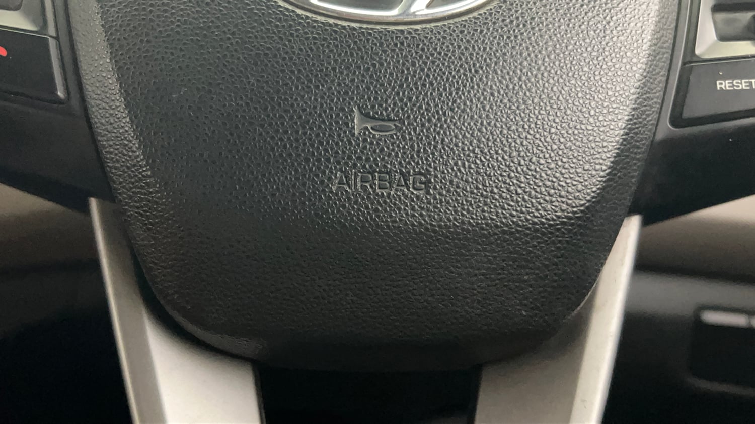 Used 2017 Hyundai Creta SX Plus 1.6 AT Petrol Petrol Automatic top_features Airbags