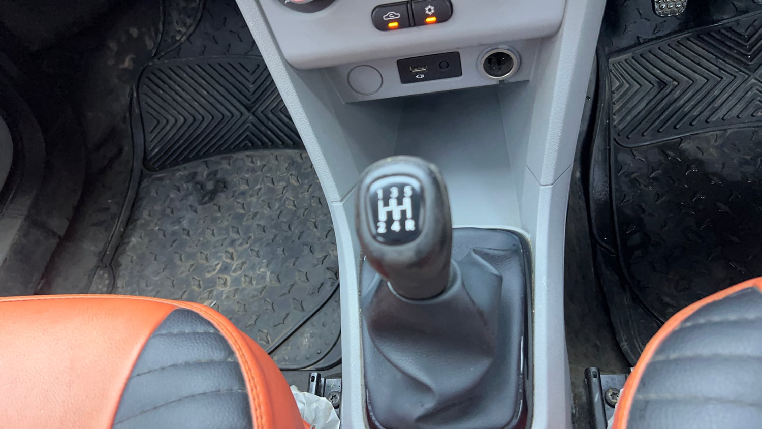 Used 2021 Tata Tiago XT Petrol Manual interior GEAR  KNOB VIEW