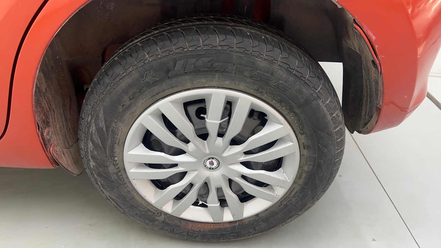 Used 2018 Maruti Suzuki Swift VXi Petrol Manual tyres LEFT REAR TYRE RIM VIEW