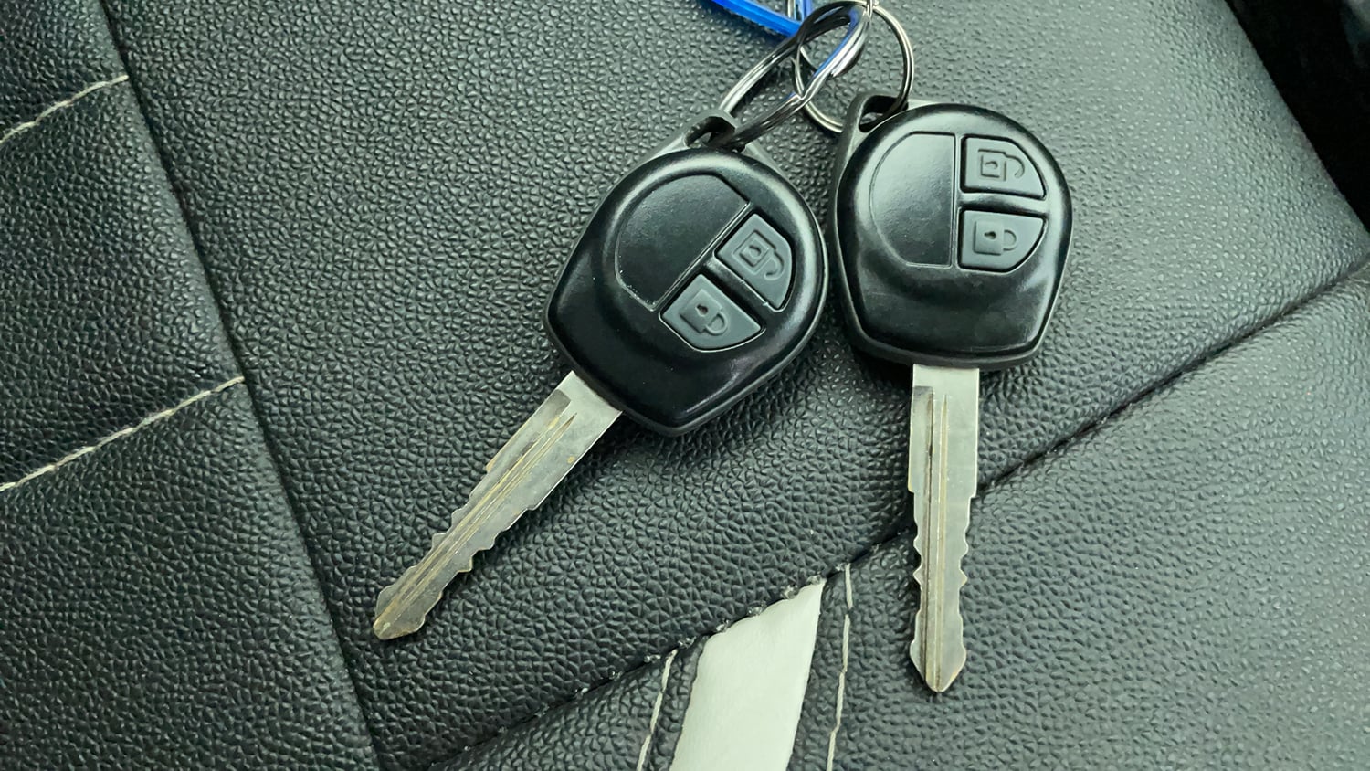 Used 2017 Maruti Suzuki Swift VXI (O) Petrol Manual extra CAR KEY VIEW