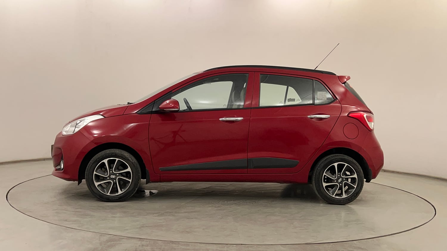 Used 2018 Hyundai Grand i10 Asta 1.2 Kappa VTVT Petrol Manual exterior LEFT SIDE VIEW