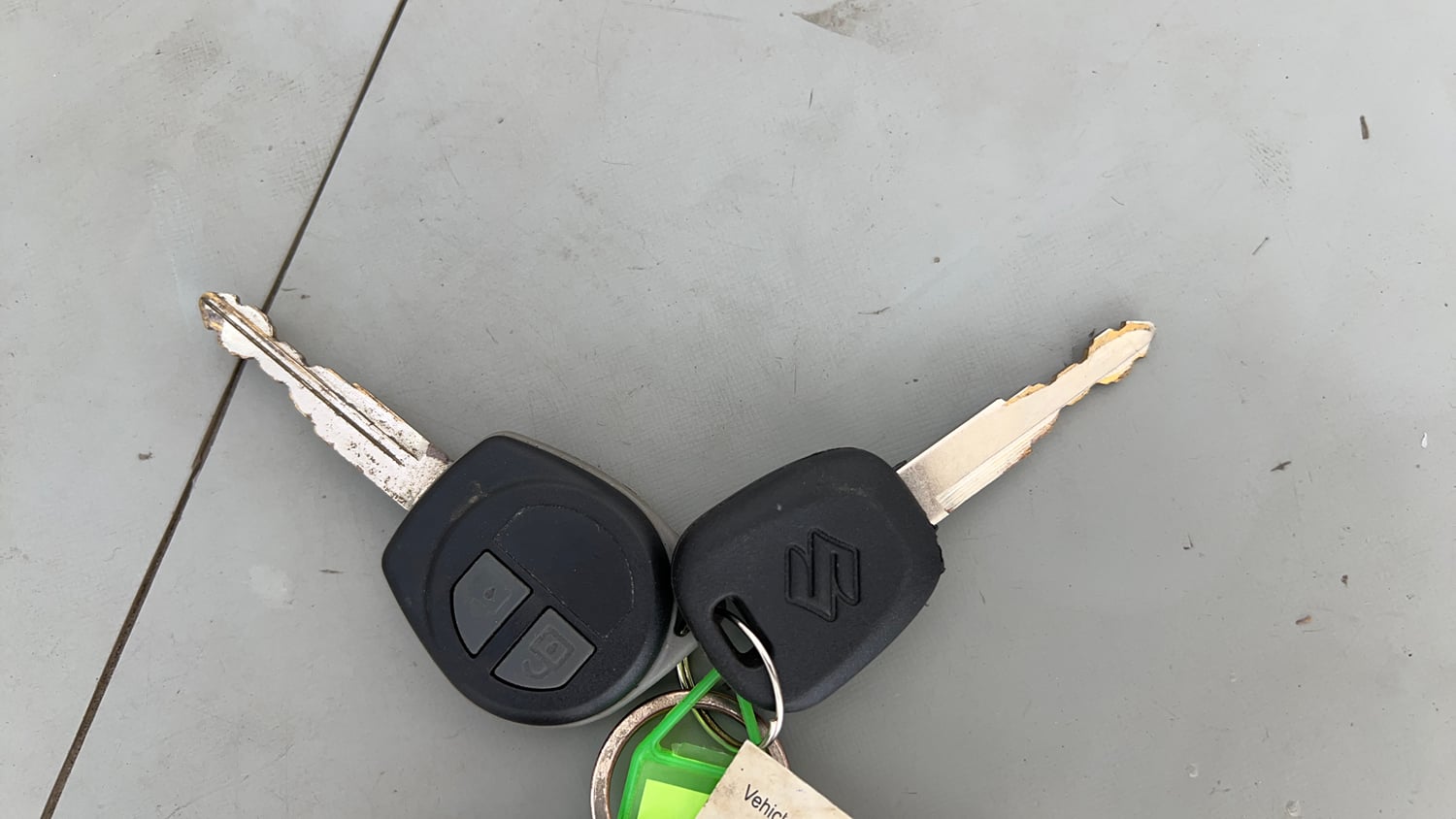 Used 2014 Maruti Suzuki Swift VXi Petrol Manual extra CAR KEY VIEW
