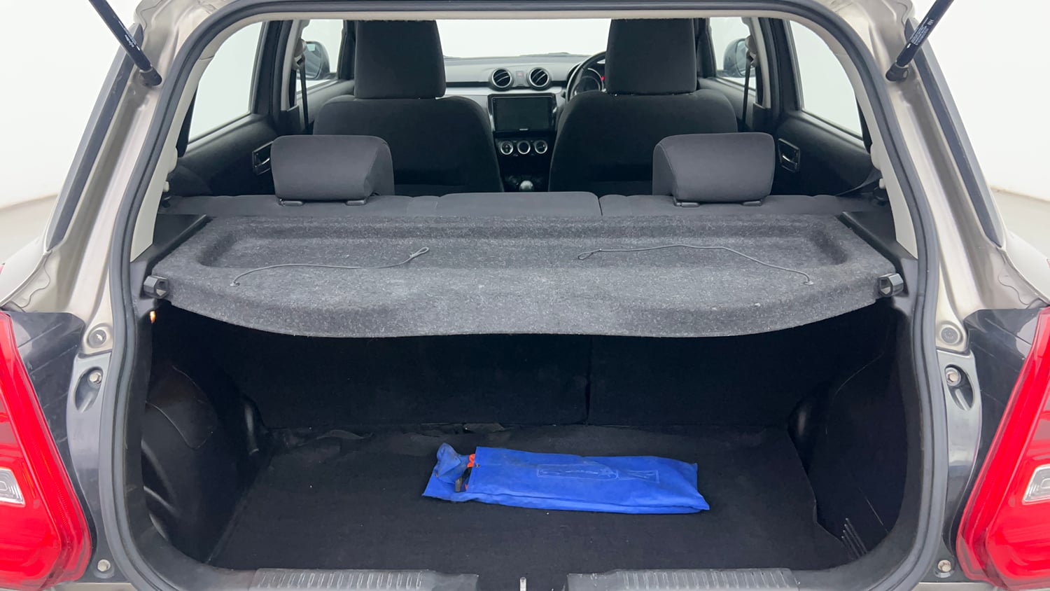 Used 2018 Maruti Suzuki Swift ZXi AMT Petrol Automatic interior DICKY INSIDE VIEW