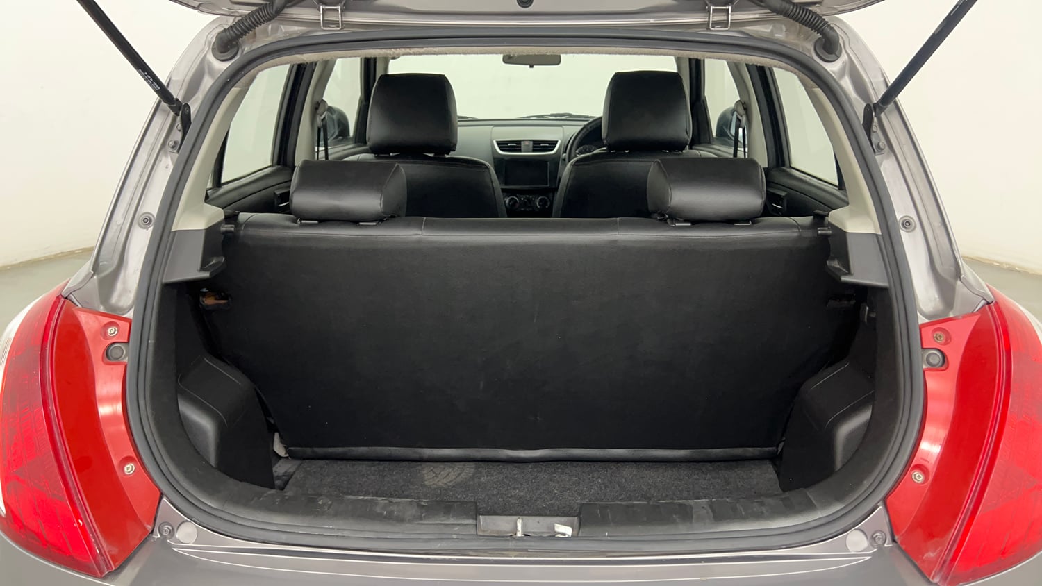 Used 2014 Maruti Suzuki Swift VXi Petrol Manual interior DICKY INSIDE VIEW