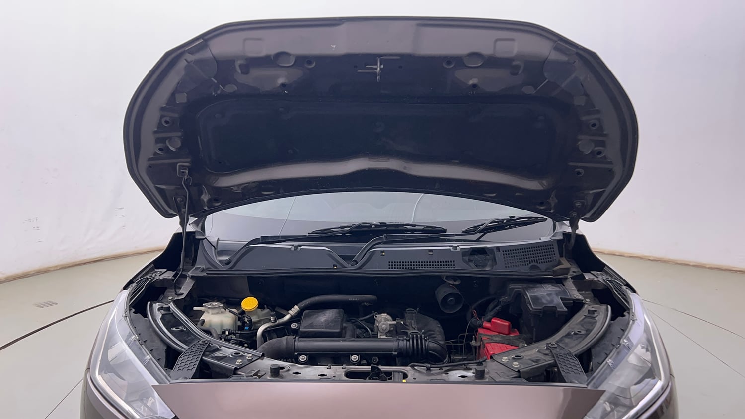 Used 2023 Nissan Magnite XE Petrol Manual engine ENGINE & BONNET OPEN FRONT VIEW